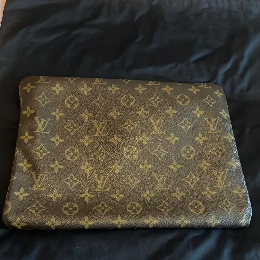 ✨Louis Vuitton Clutch Bag ✨ - Picture 14 of 16